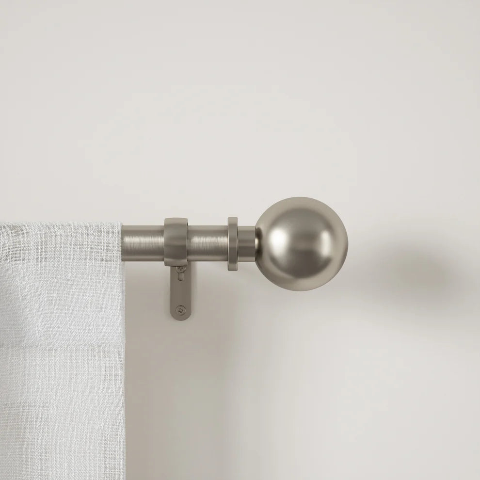 Bolas Curtain Rod