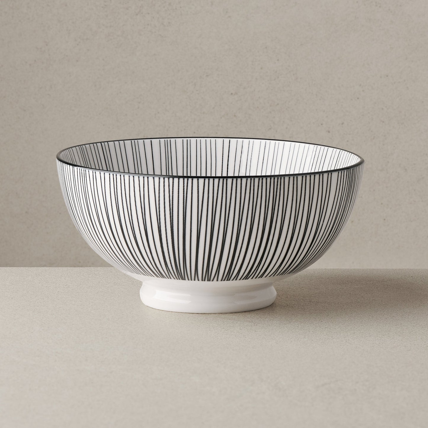 Kiri Porcelain 56 oz 8 Inch Diameter Bowl - Black Line